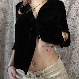 🖤The cutest little black shawl🖤